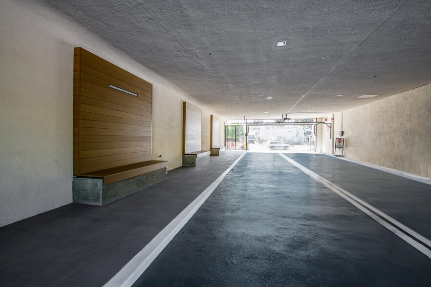 More Photos Of 8737 Beverly Blvd, West Hollywood Medical For Sale