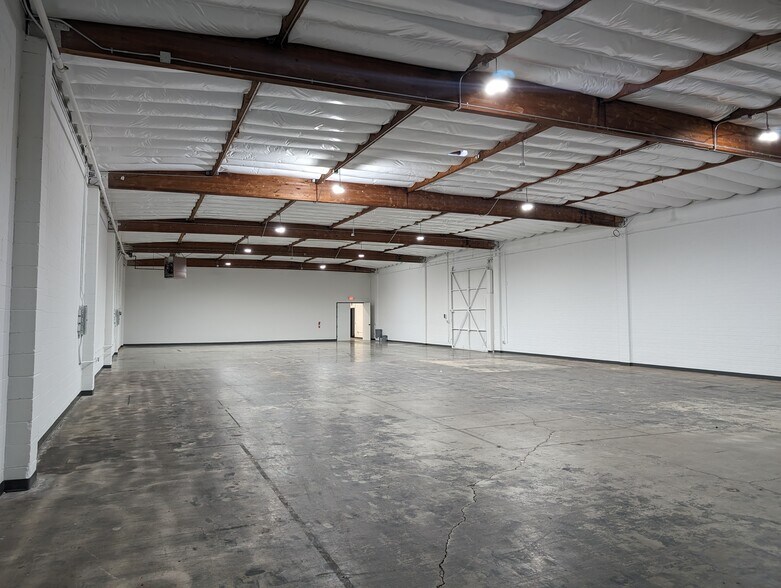More Photos Of 4100 Vanowen Pl, Burbank Warehouse For Lease