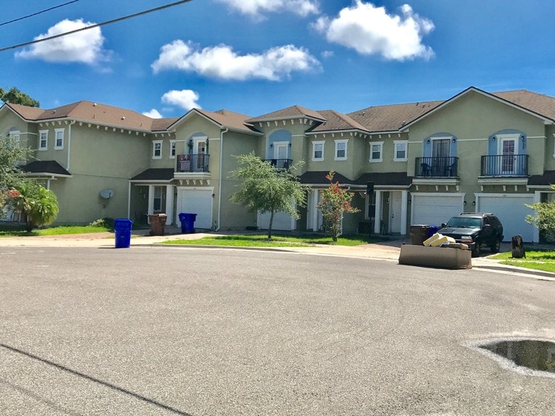 Primary Photo Of 1800 Bassinger St, Kissimmee Apartments For Sale