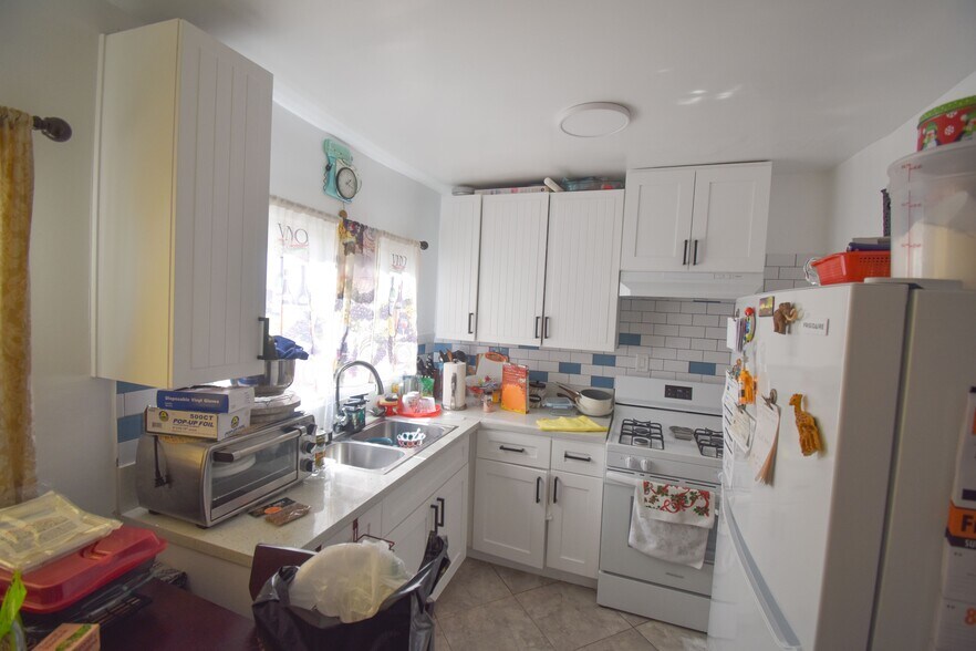 More Photos Of 2010 S Harcourt Ave, Los Angeles Apartments For Sale