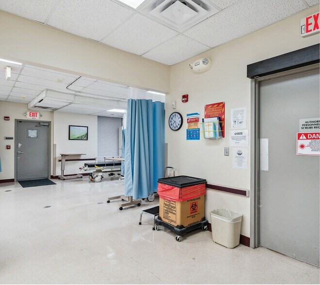 More Photos Of 2200 Union Ave, Memphis Skilled Nursing Facility For Lease