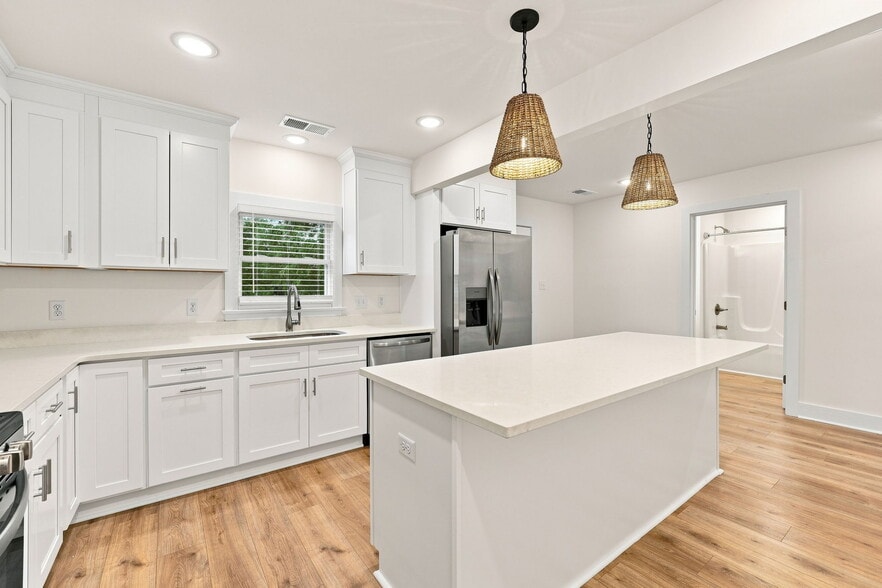 More Photos Of 112 Buckroe Ave, Hampton Storefront Retail Residential For Sale