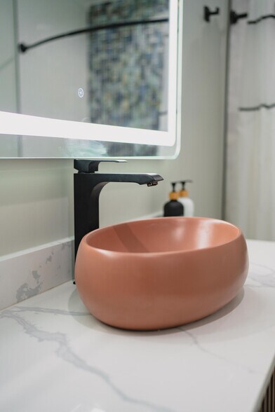 More Photos Of 1107 N Broadway, Santa Maria Hotel For Sale