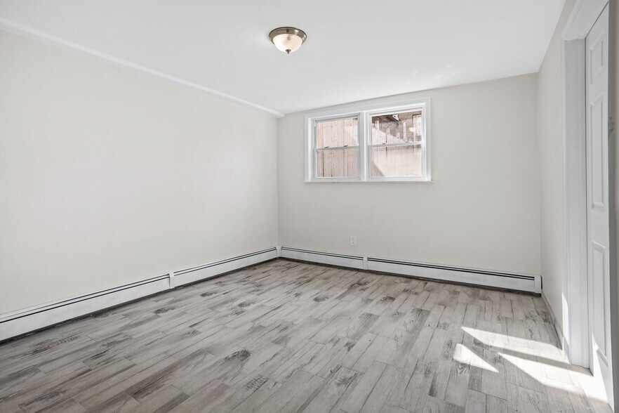 More Photos Of 4016 31st Ave, Astoria Apartments For Lease