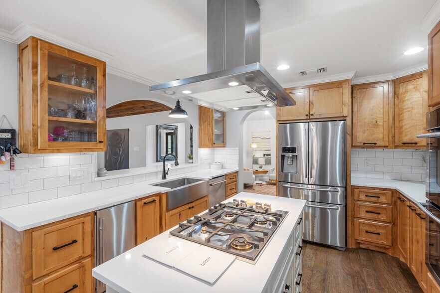 More Photos Of 608 W Morse St, Fredericksburg Specialty For Sale