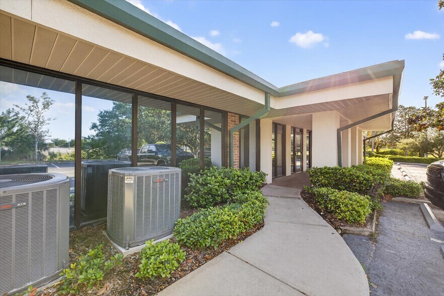 More Photos Of 14141 46th St N, Clearwater Medical For Sale