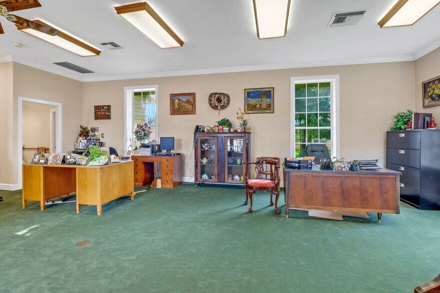 More Photos Of 1312 15th St N, Immokalee Office For Sale