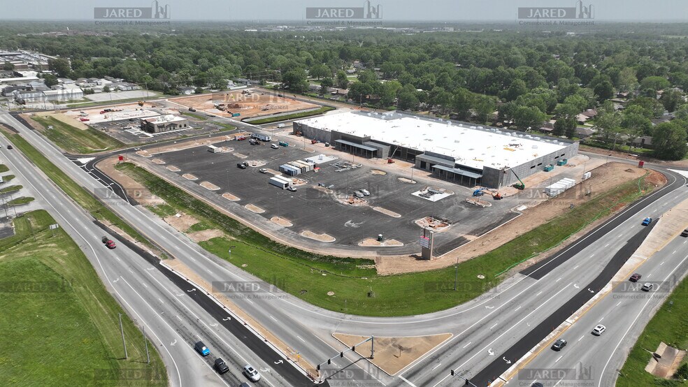 More Photos Of 3444 W Sunshine St, Springfield Storefront For Lease