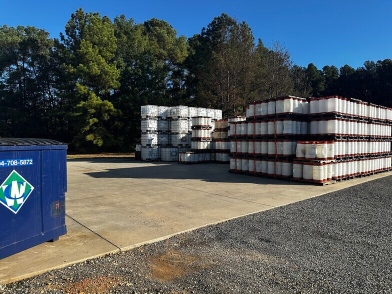 More Photos Of 209 S Main St, Oakboro Industrial For Lease