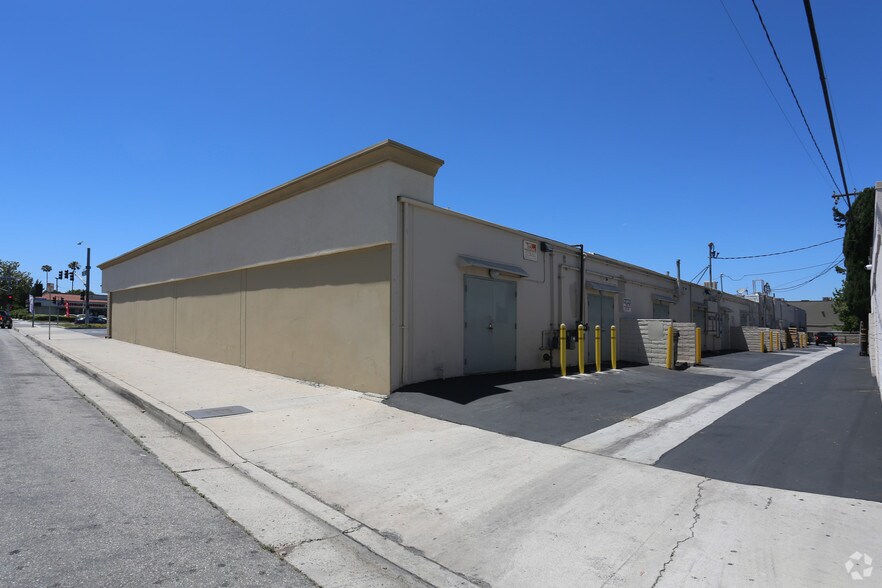 More Photos Of 1701-1725 W Chapman Ave, Orange General Retail For Lease