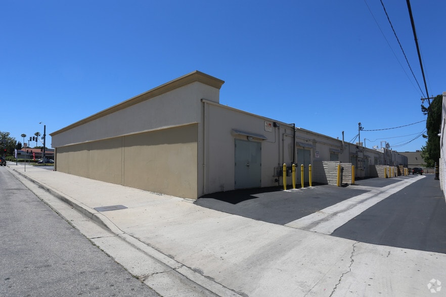 More Photos Of 1701-1725 W Chapman Ave, Orange General Retail For Lease