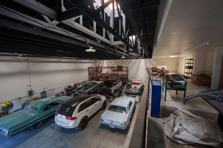 More Photos Of 221 Griffin St, Salinas Warehouse For Sale