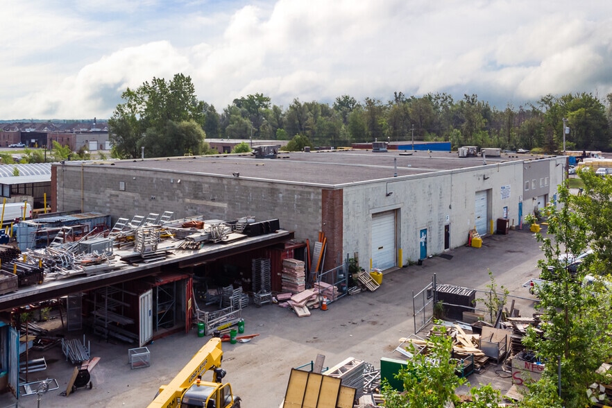 More Photos Of 2575-2591 Del Zotto Ave, Ottawa Warehouse For Lease