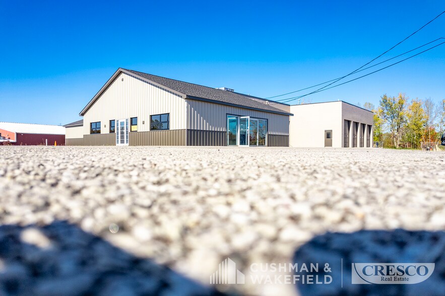 More Photos Of 500 Center St, Chardon Auto Repair For Sale