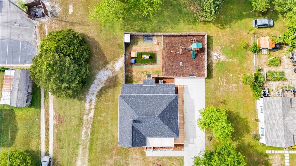 More Photos Of 607 12th Ave SW, Alabaster Specialty For Sale