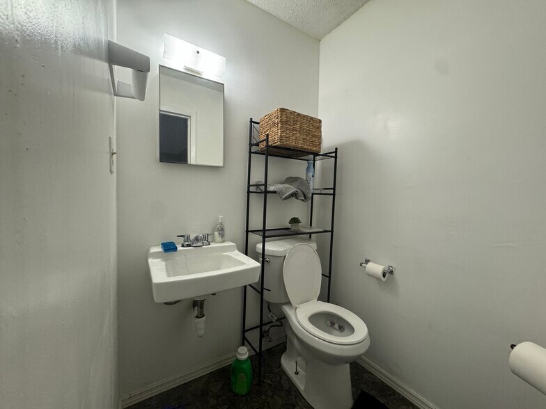 More Photos Of 531 N US Highway 17 92, Longwood Storefront Retail Office For Sale