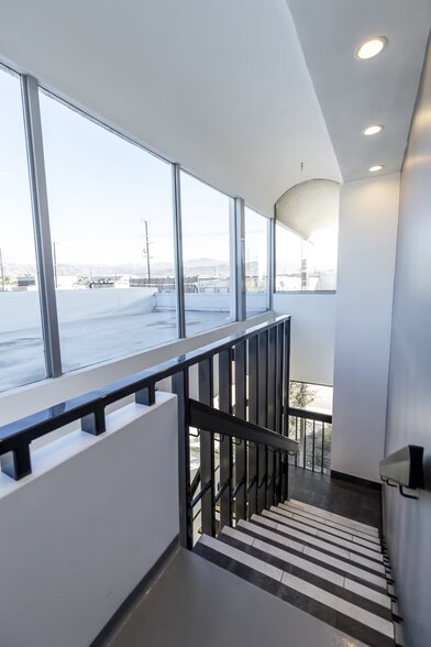 More Photos Of 6829 Lankershim Blvd, North Hollywood Medical For Lease