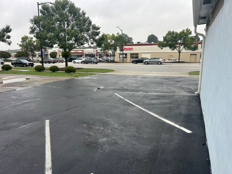 More Photos Of 2003 Cherry Rd, Rock Hill Freestanding For Lease