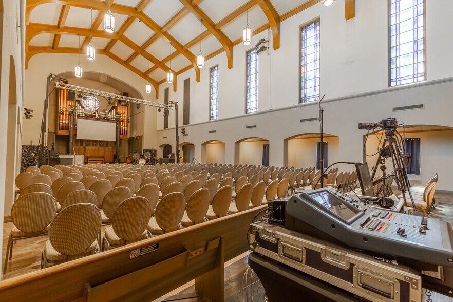 More Photos Of 1500 14th St, Lubbock Religious Facility For Sale