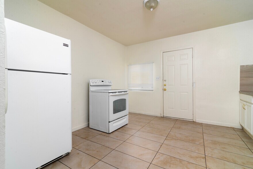 More Photos Of 525 N 32nd St, Phoenix Apartments For Sale