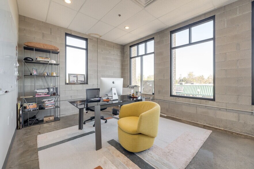 More Photos Of 1804 NW 16th St, Oklahoma City Office For Lease