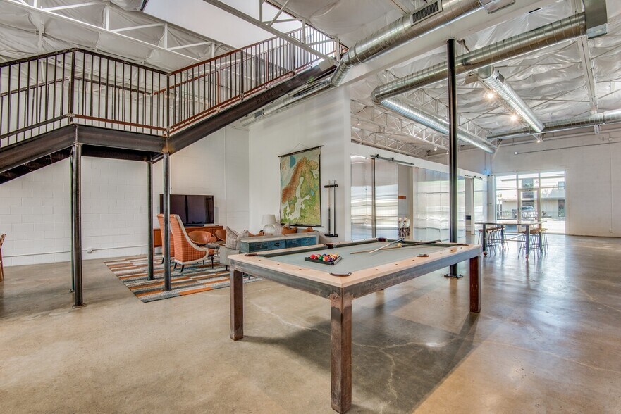 More Photos Of 4827-4841 Memphis St, Dallas Office For Sale