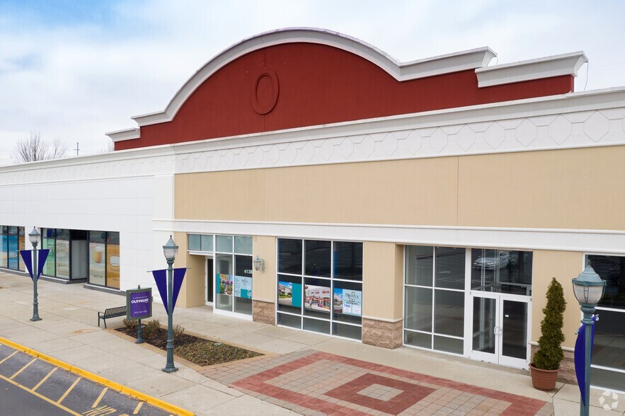 More Photos Of 4302-4330 Summit Plaza Dr, Louisville Unknown For Lease