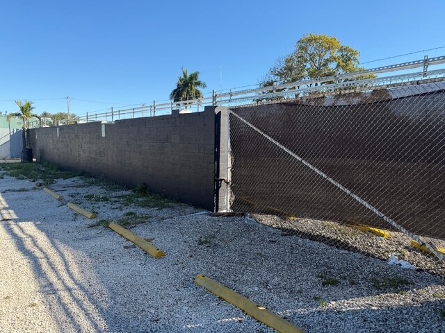 More Photos Of 1636 NE 12th Ter, Fort Lauderdale Manufacturing For Lease