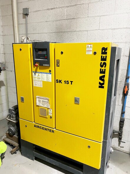 More Photos Of 3212 S Nordic Rd, Mount Prospect Manufacturing For Sale