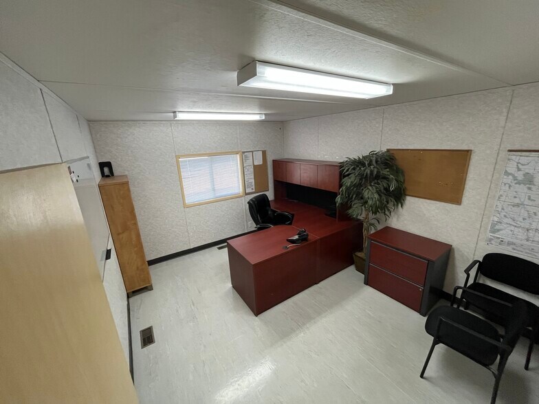 More Photos Of 3624 36 Av, Whitecourt Warehouse For Sale