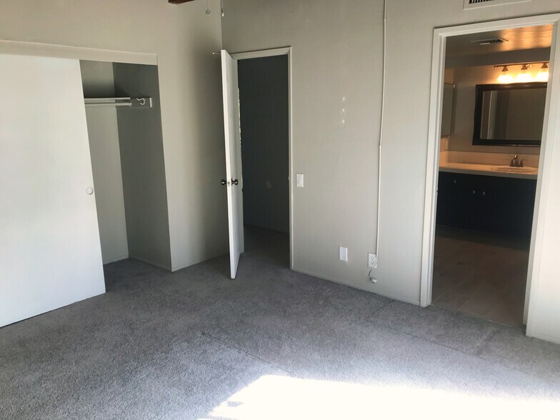 More Photos Of 525 S Thornhill Rd, Palm Springs Apartments For Sale