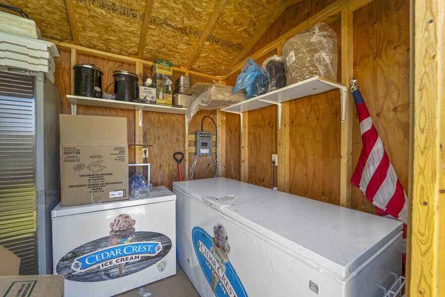 More Photos Of E6659 Wolf River Dr, Fremont General Retail For Sale