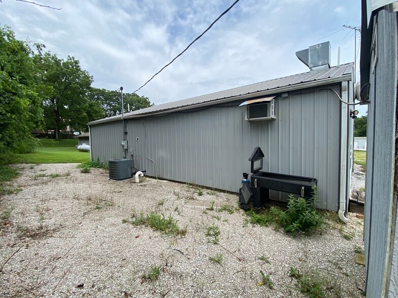 More Photos Of 215 S Washington Ave, Walnut Grove Restaurant For Sale