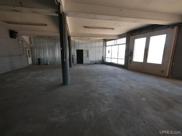 More Photos Of 407 W Memorial Dr, Houghton Freestanding For Sale