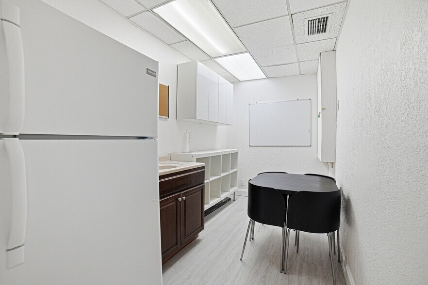 More Photos Of 2929 N University Dr, Coral Springs Medical For Sale