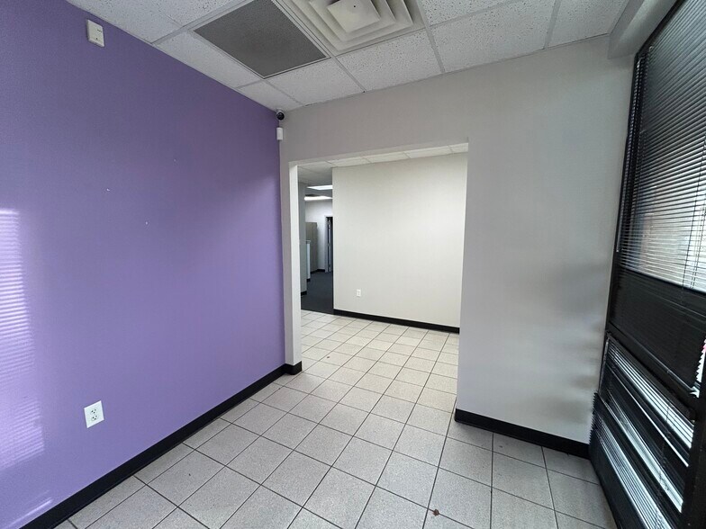 More Photos Of 1230 E Kingsley St, Springfield Medical For Lease