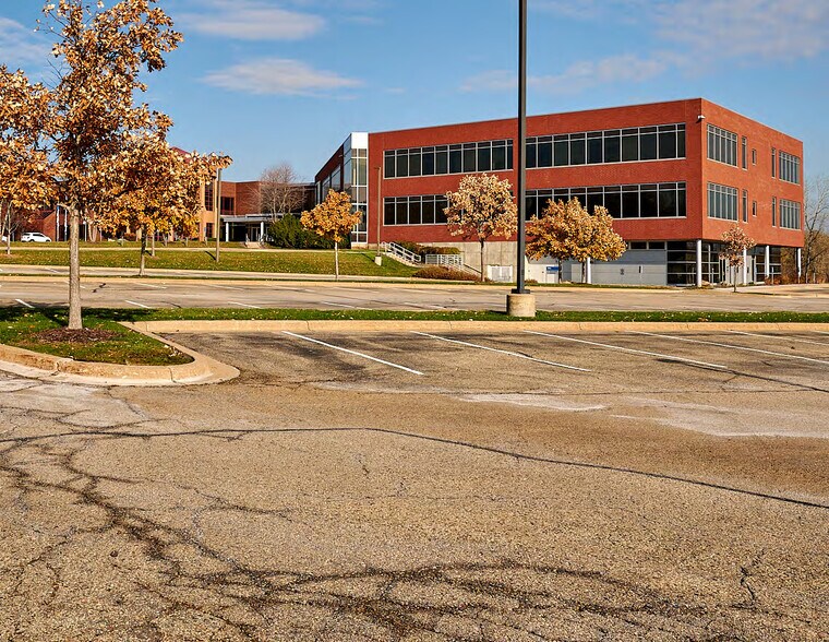 More Photos Of 10700 Bren Rd W, Minnetonka Manufacturing For Lease