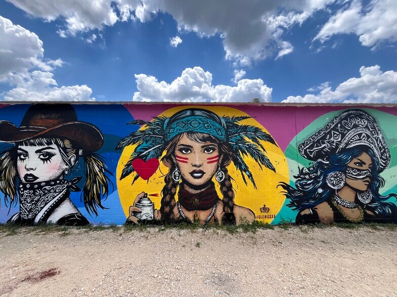 More Photos Of 4312 Willow Springs Rd, Austin Unknown For Lease