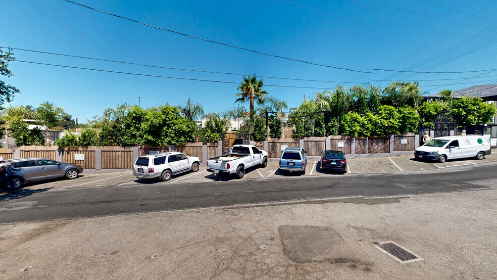 More Photos Of 6500 Foothill Blvd, Tujunga Restaurant For Sale