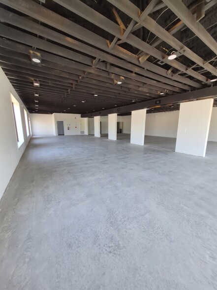 More Photos Of 6780 Caroline St, Milton General Retail For Lease