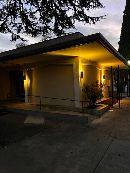More Photos Of 421-475 Castro St, Mountain View Medical For Lease