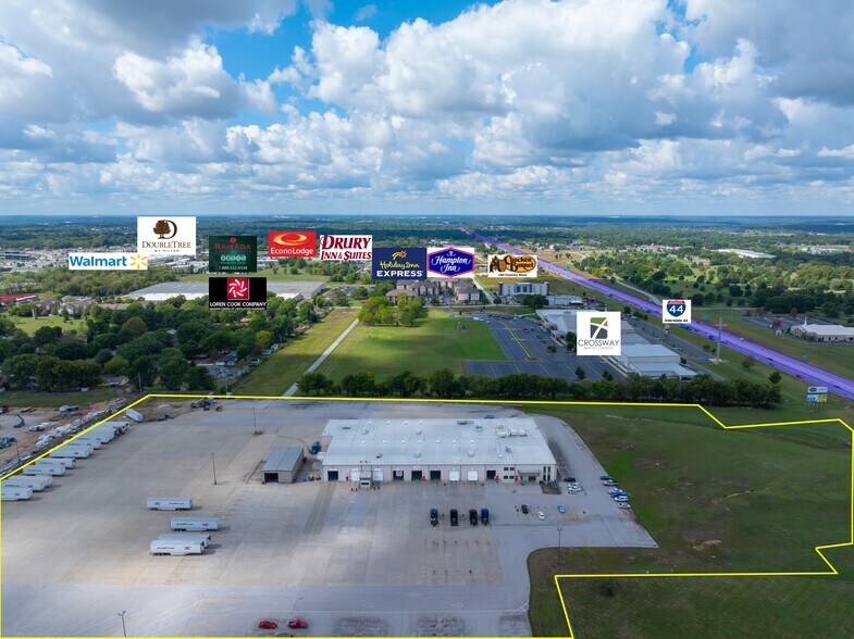 More Photos Of 2813 N Neergard Ave, Springfield Truck Terminal For Sale