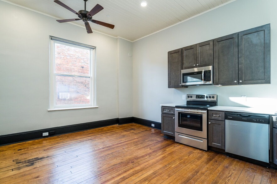 More Photos Of 201 Chatham St, Sanford Office Residential For Sale