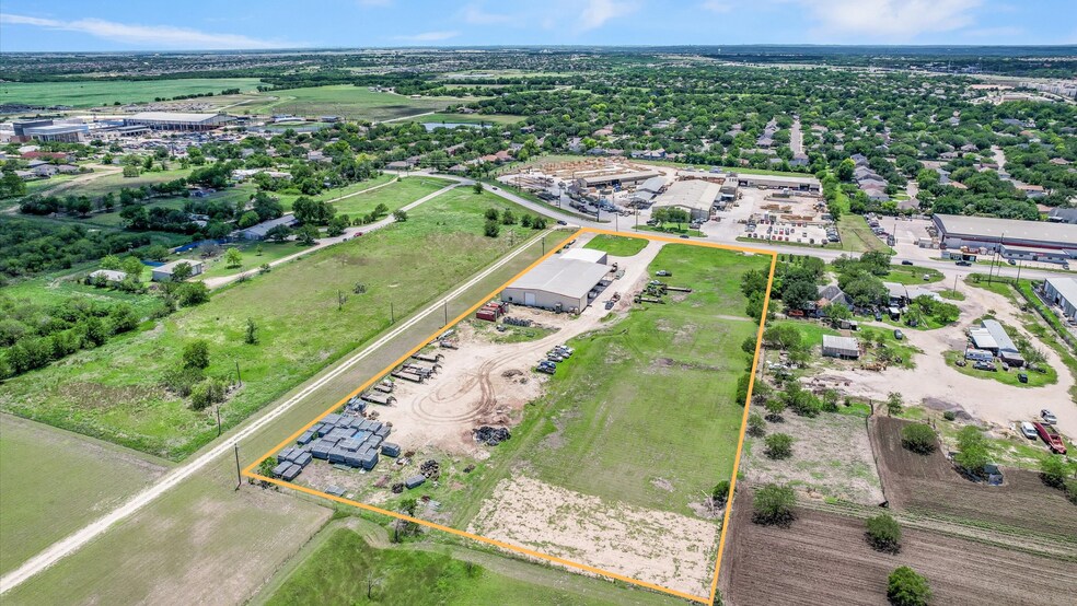 More Photos Of 1251 Bunton Creek Rd, Kyle Warehouse For Lease