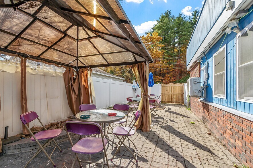 More Photos Of 42 Allenstown Rd, Pembroke Restaurant For Sale