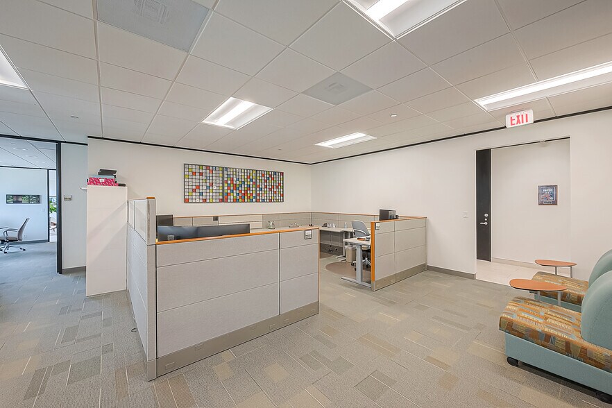 More Photos Of 6575 610 Loop S, Bellaire Office For Sale