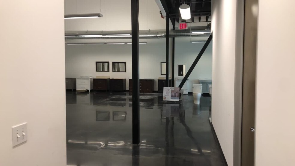More Photos Of 14520 Delta Ln, Huntington Beach Distribution For Lease
