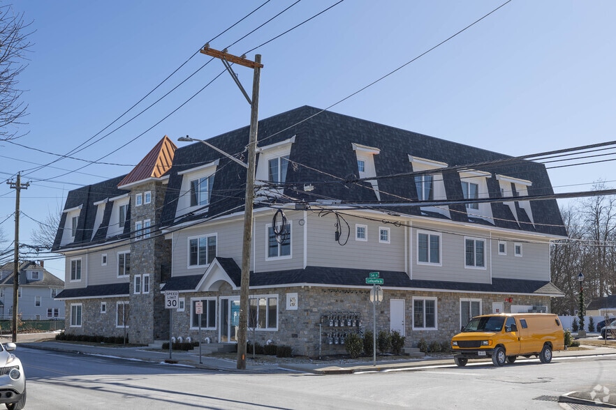 More Photos Of 400 Oak St, Copiague Apartments For Lease