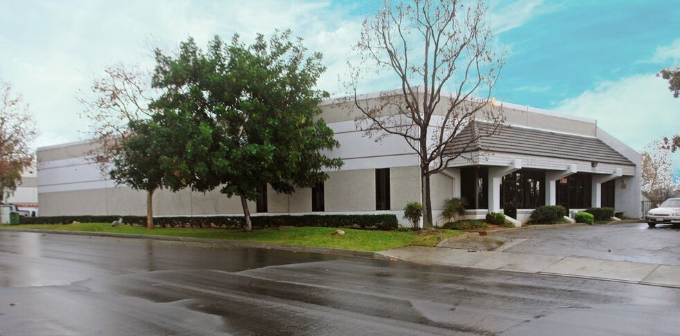 More Photos Of 450 S Lone Hill Ave, San Dimas Warehouse For Lease
