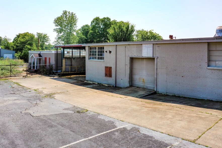 More Photos Of 1505 Buncombe Rd, Greenville Distribution For Sale